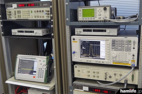 JARD保証事業センターの測定機器の一部。スプリアス実態調査もこれらの機器を使用して測定作業が行われる