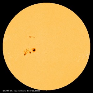 「太陽黒点情報 - 宇宙天気情報センター」のWebサイトに表示されている2014年1月5日の太陽黒点映像 
