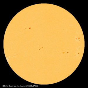 「太陽黒点情報 - 宇宙天気情報センター」のWebサイトに表示されている2014年4月19日の太陽黒点映像 