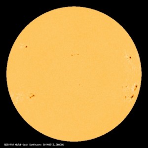 「太陽黒点情報 - 宇宙天気情報センター」のWebサイトに表示されている2014年6月12日の太陽黒点映像