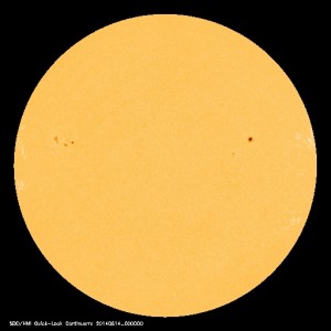 「太陽黒点情報 - 宇宙天気情報センター」のWebサイトに表示されている2014年8月13日の太陽黒点映像