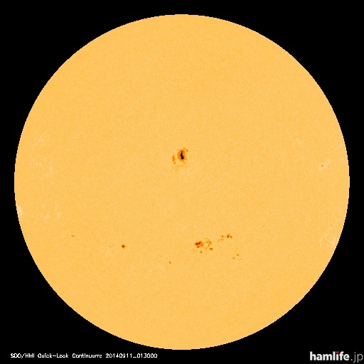 「太陽黒点情報 - 宇宙天気情報センター」のWebサイトに表示されている2014年9月10日の太陽黒点映像。黒点がはっきり見え出した 