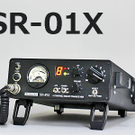 ＜精悍なブラックボディ、細部を改良＞サイエンテックス、27MHz帯の市民ラジオ（CB）無線機「SR-01X」を受注生産で新発売